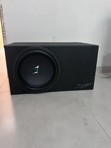 Caixa com subwoofer Evok de 700 rms