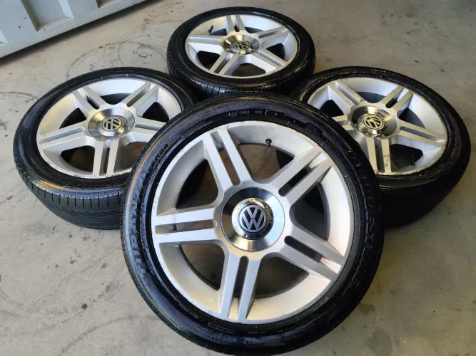 Rodas R17-" 5x100 Scorro VW+ Pneus 215/50 R17"- Aceito Cartão