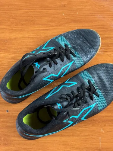 Tênis de futsal OXN