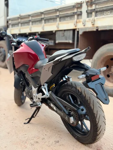 CB 300