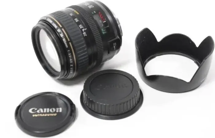 Canon 28-105mm f/3.5-4.5 II