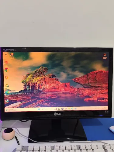 Vendo monitor LG Flantron E1941sx semi novo