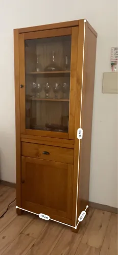 Cristaleira em Madeira Maciça com Porta de Vidro - Ótimo Estado