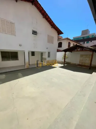 Casa com 5 quartos para alugar em Belo Horizonte