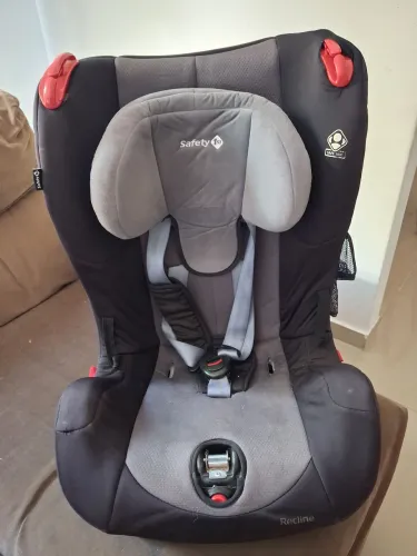 Cadeirinha infantil para automóveis