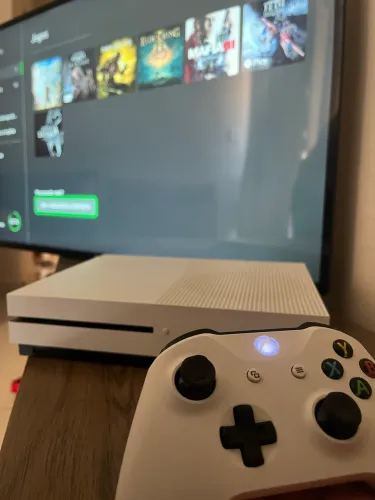 Xbox One S