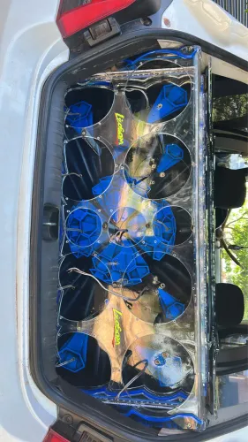 PAREDINHA SOM AUTOMOTIVO 