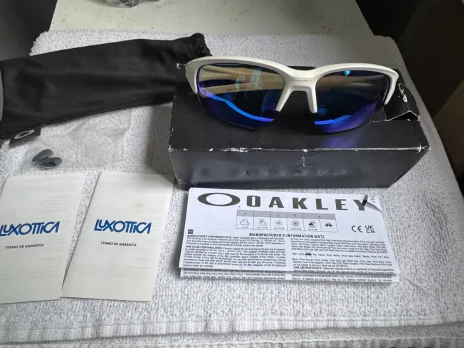 Oakley Flak Beta branco com lente azul