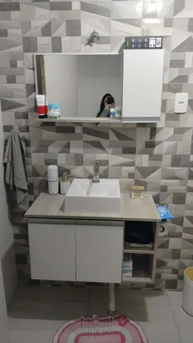 ARMÁRIO PARA BANHEIRO