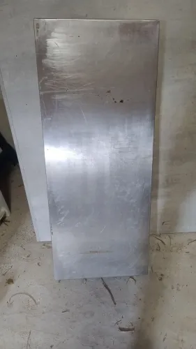 Pratileiras de Inox Tamanho 2,80 X 0,55 cm.