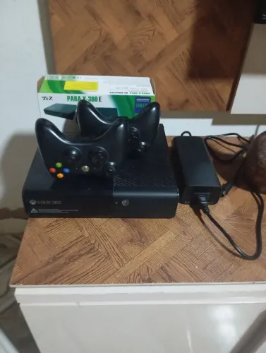 Xbox 360(pra conserto ou retirada de peças)