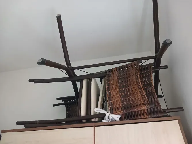 Vende se mesa de 4 cadeiras de marmore