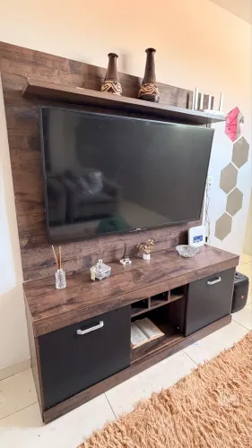 Estante com rack móvel 