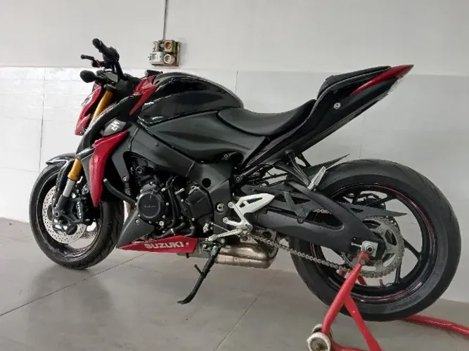 Vendo suzuki gsx s1000.