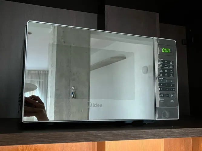Micro-ondas 20L Espelhado 127V (110V) Minuto Fácil MRAE21 Midea