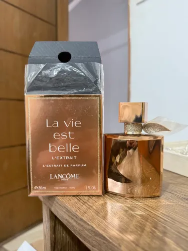 Perfume la vie est belle lextrait 30ml lancome original selo adipec semi novo (29/30ml)