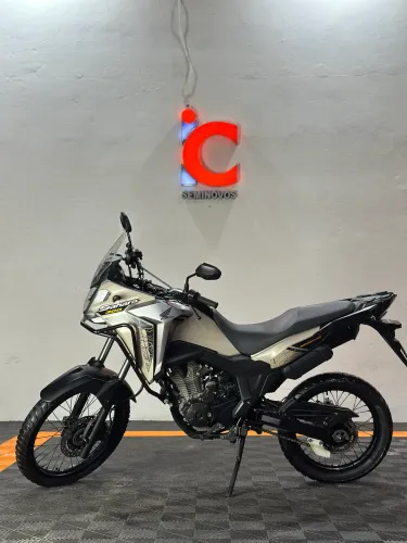 Honda Sahara 300 Adventure 2024
