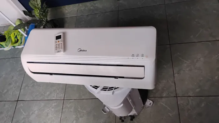 Vendo ar condicionado 9 mil BTUs convencional midea