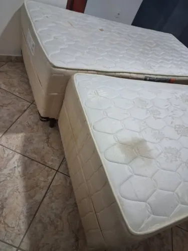 Duas Cama Box Solteiro (usados)