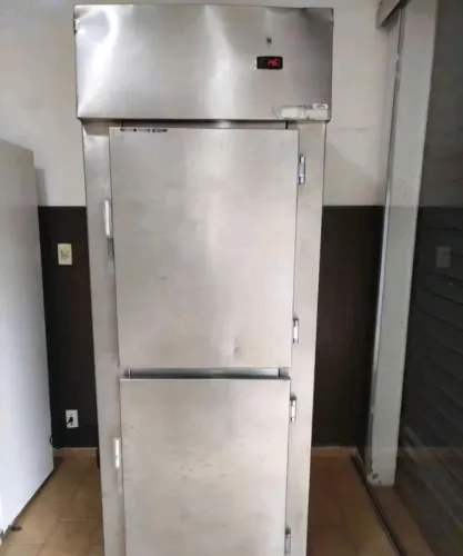 Freezer Vertical Inox 220v