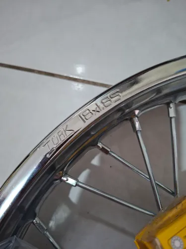 Vendo roda traseira BROS/CRF230 aro 18 NOVA