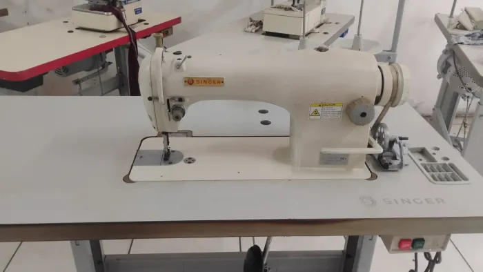 Maquina de costura reta Singer (Parcelo)