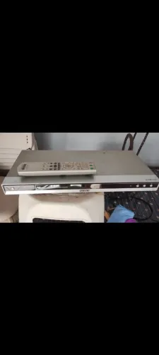 Aparelho reprodutor de DVD, marca Sony.