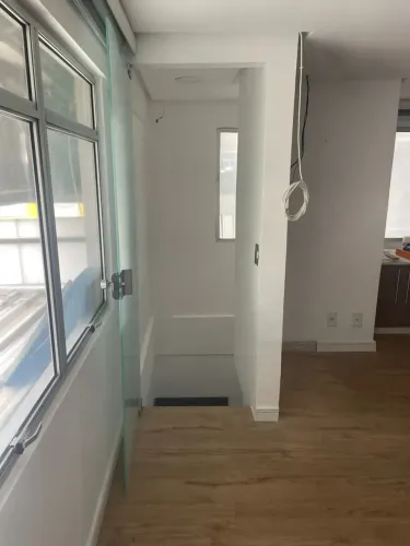 Sala comercial, com moveis, Conjunto Aruanã, na Compensa - Manaus - AM