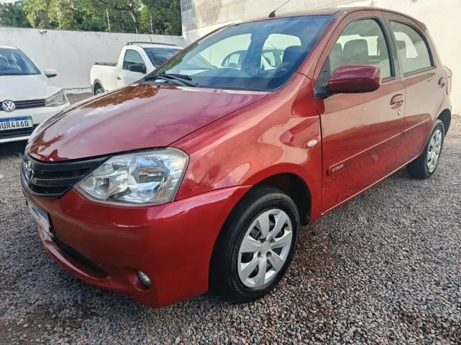 Toyota Etios XS 1.3 Flex 16V 5P Mec. 2013
