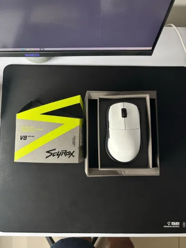 Mouse scyrox V8 PAW3950 8khz