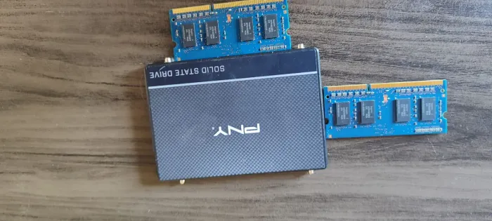 Ssd 120gb Sata Iii 6gb/s + 2 Pentes 