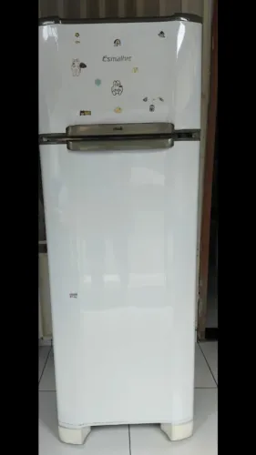 Refrigerador Defrost esmaltec