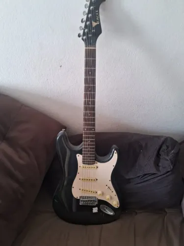 Guitarra preta