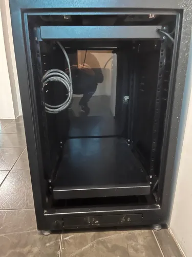 Rack de piso para servidor