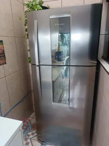Geladeira eletrolux df80x 590 litros