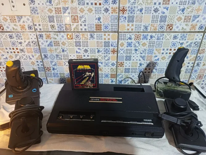 Video Game, antigo Gemini anos 80, no estado