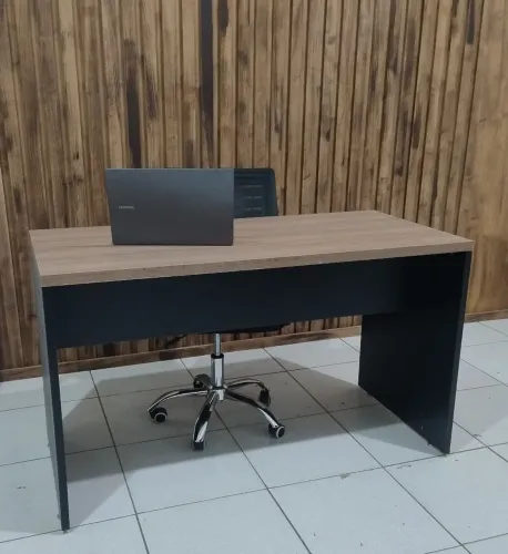 Mesa Escrivaninha 100% MDF 130 x 60 cm