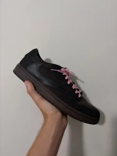 Tênis Travis Scott x Air Jordan 1 Low OG Velvet Brown - 40.5 - Usado