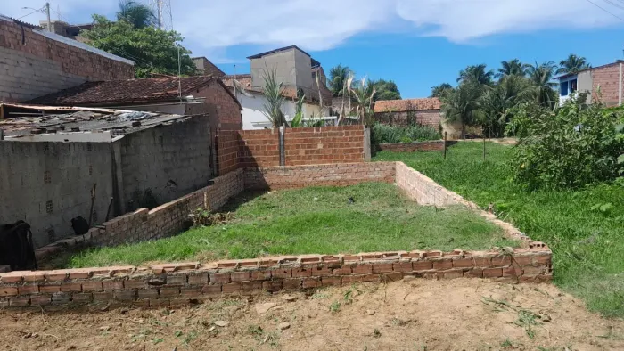 VENDO TERRENO LOCALIZADO NO CRUZEIRO