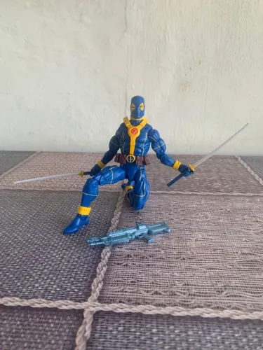 Deadpool Blue Wave Strong Guy Marvel legends