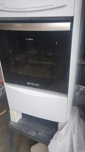 Vendo fogão 4 bocas acendedor elétrico.