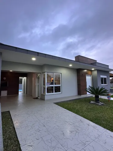 Linda Casa Mobiliada no Condomínio Lagoa Cortada