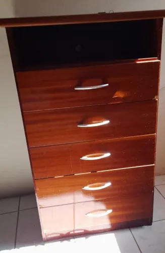 Cômoda 5 gavetas