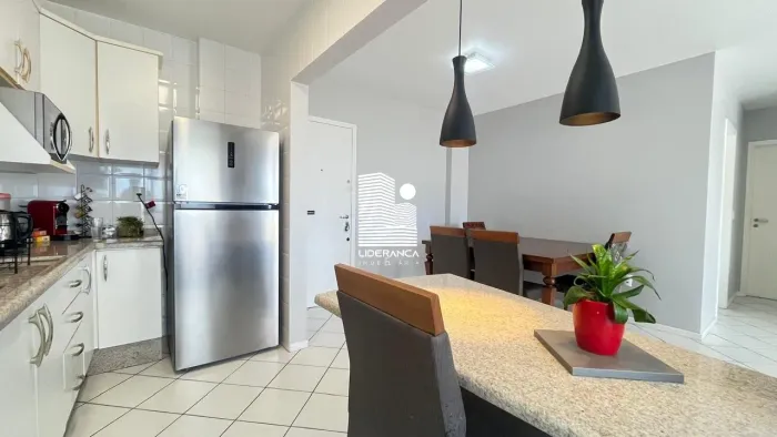 Apartamento, Trindade, 02 Dormitórios/01 Suíte