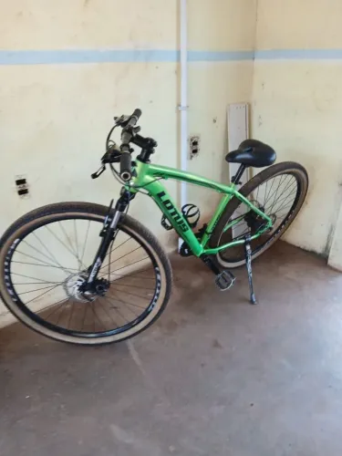 Vende se essa lótus entrego vai com recibo 