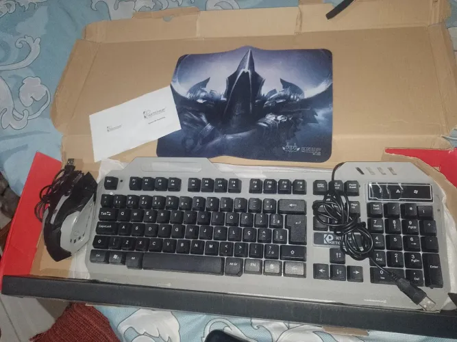 Teclado da marca KETCHUP com Mouse incluso(entrego pelos 100)