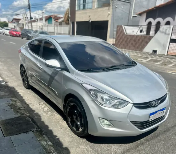 Hyundai Elantra GLS 1.8 16V Aut. 2012