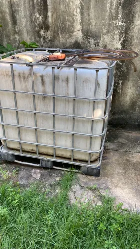 Contêiner 1000 Litros gaiola 