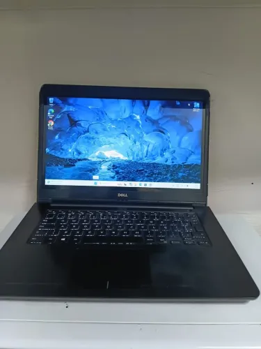 Notebook Dell core i5, 8gb de ram, SSD de 120gb, placa de vídeo Radeon M270 de 2gb, Win 11