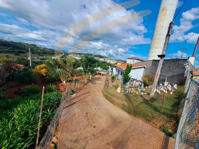Casa à Venda em Jardim Aeroporto, São José do Rio Pardo - SP